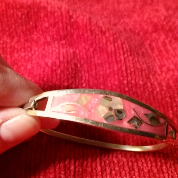 GREAT GIFT! Unique Mother of Pearl Heirloom Style Pink Lucite Metal Bracelet - Picture 4 of 4